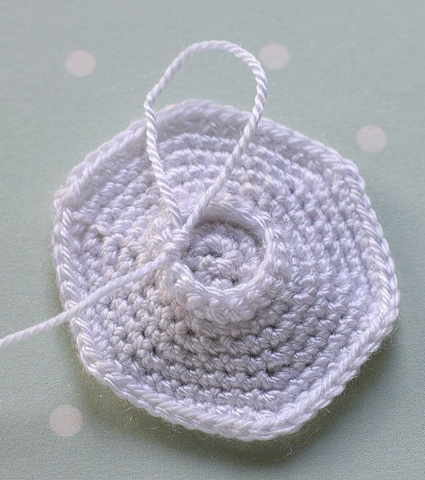 Blog-Inhaltsbild für '«Ein Feld von Fliegenpilzen » – Ringständer'