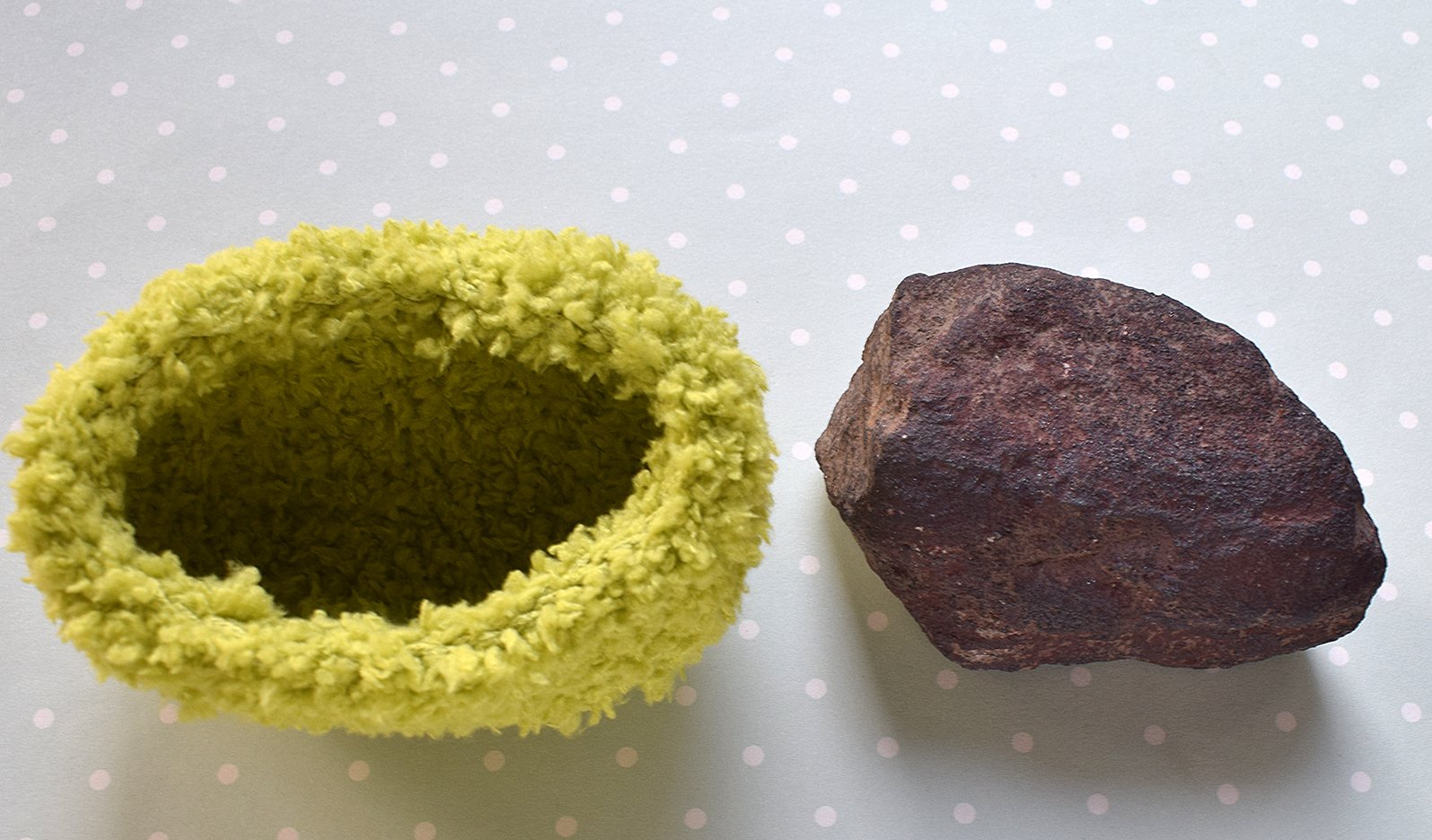 Blog-Inhaltsbild für '«Ein Feld von Fliegenpilzen » – Ringständer'