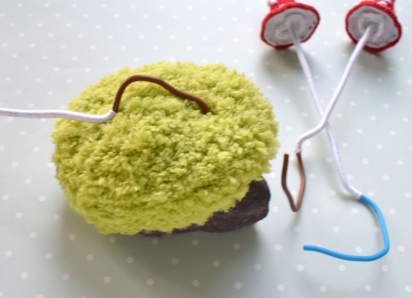 Blog content image for '«Поляна мухоморов» – подставка для колец'