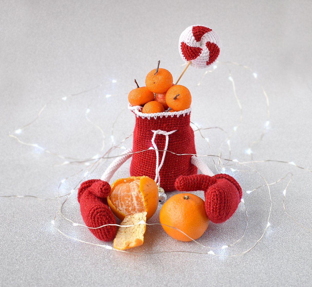 Blog content image for 'Phone stand «Santa's helper»'