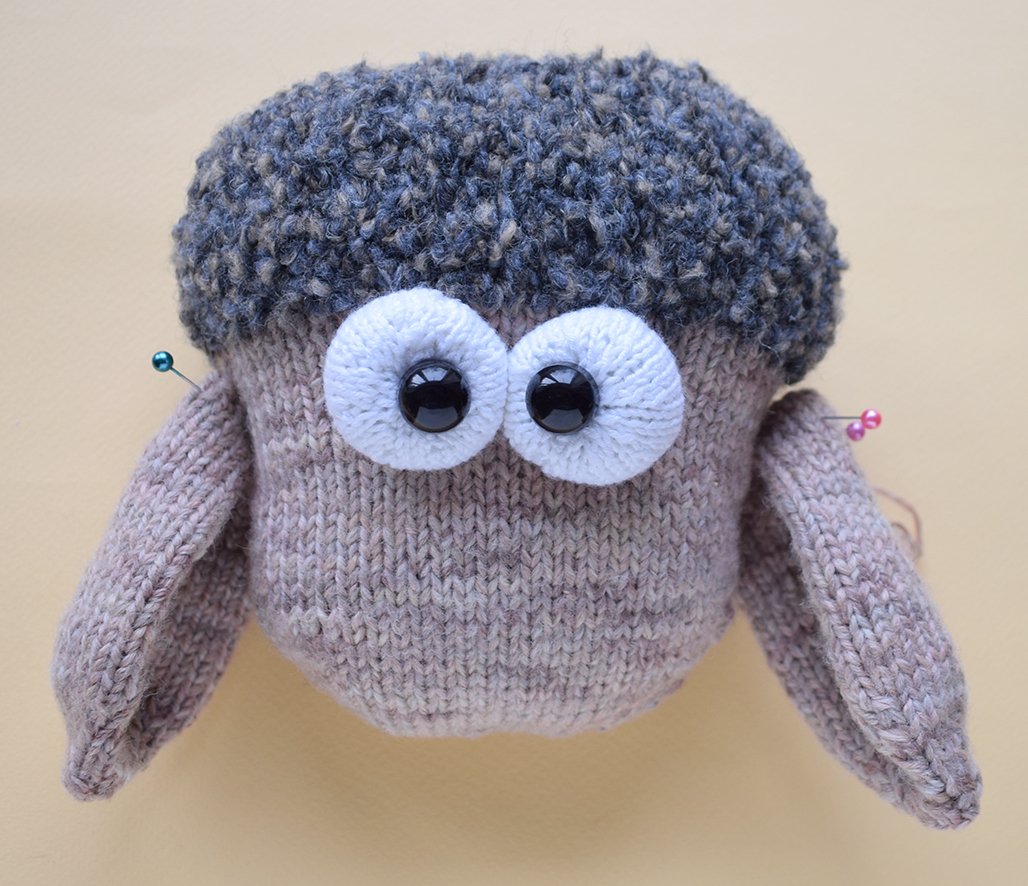 Blog content image for 'Knitting pattern for a "Sheep" cushion'