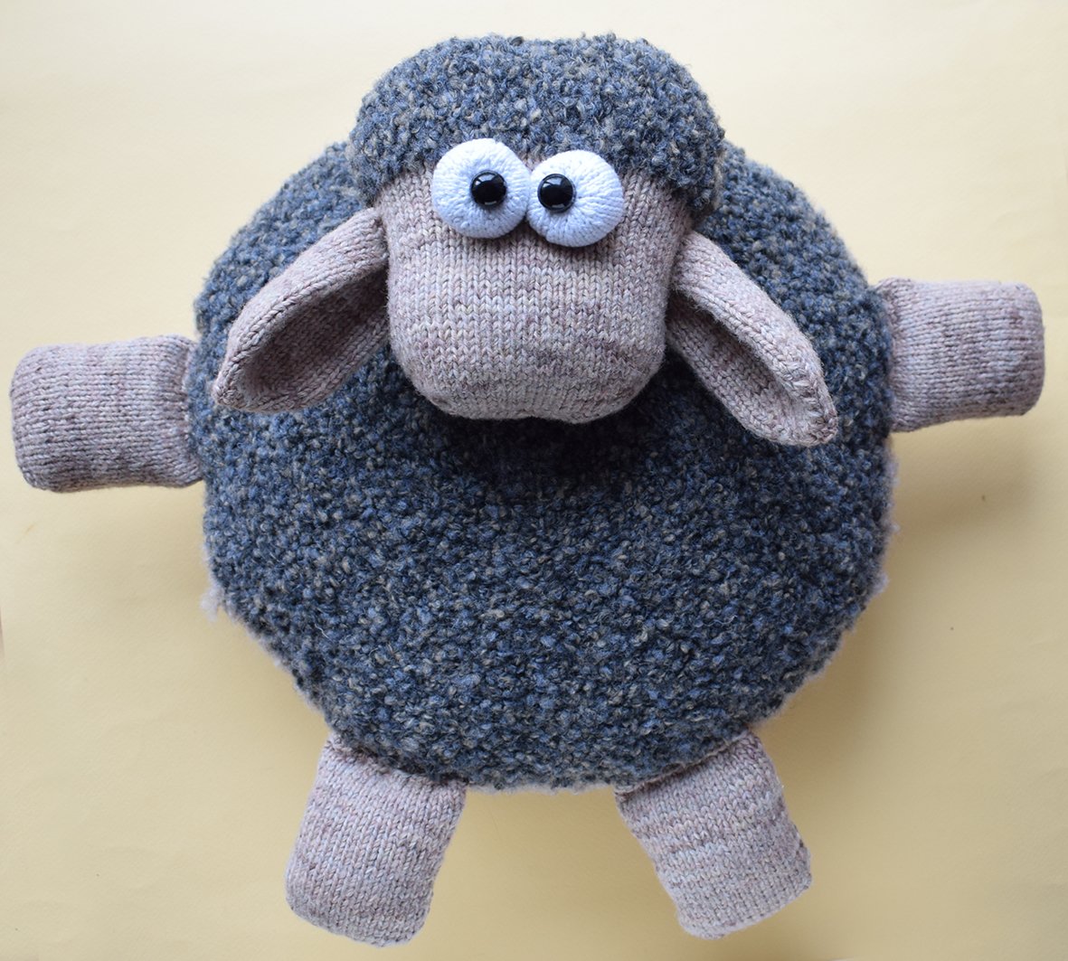 Blog content image for 'Knitting pattern for a "Sheep" cushion'