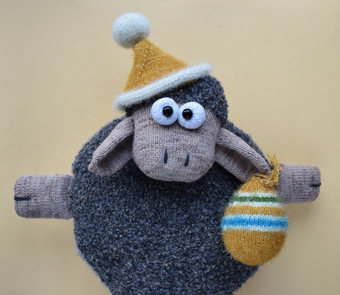 Blog content image for 'Knitting pattern for a "Sheep" cushion'