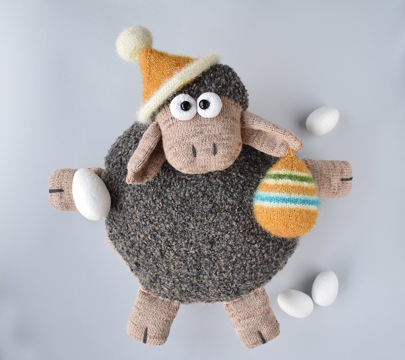 Blog content image for 'Knitting pattern for a "Sheep" cushion'