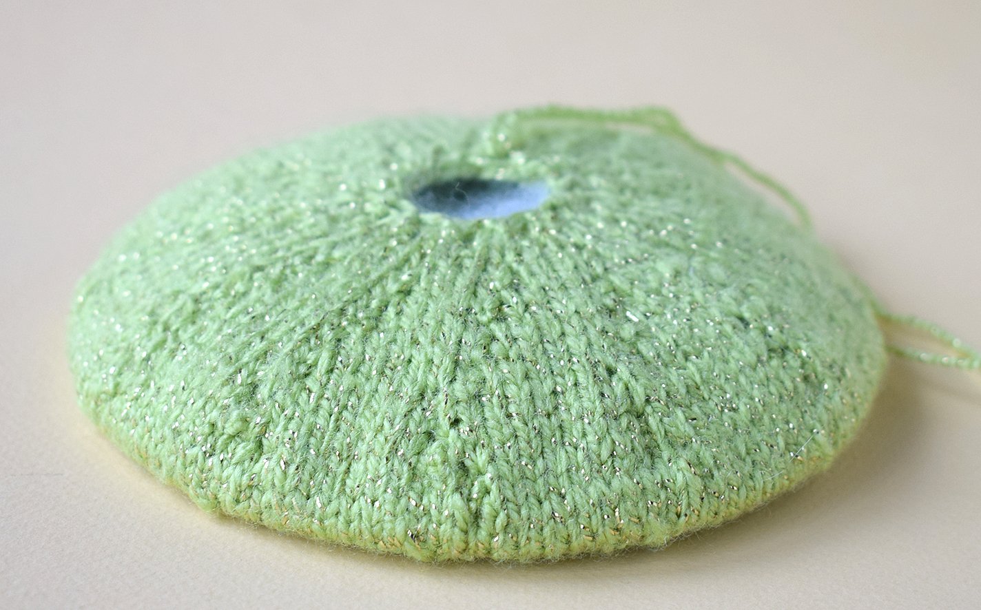 Blog-Inhaltsbild für 'Handyhalterung «Osterrasen» gestrickt'