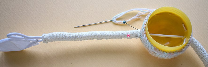 Blog content image for 'Phone stand «Easter lawn» knitted'