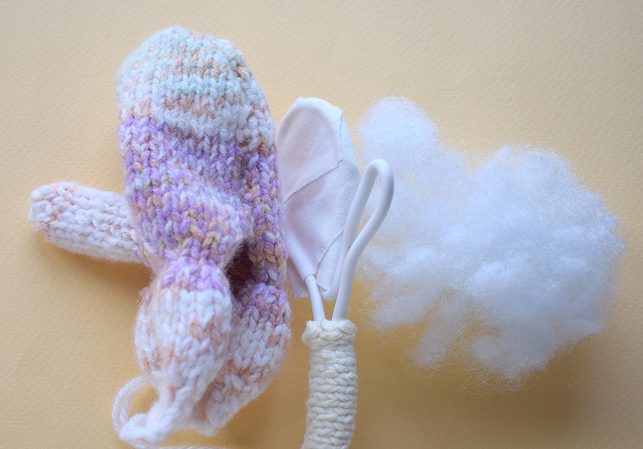 Blog-Inhaltsbild für 'Handyhalterung «Osterrasen» gestrickt'