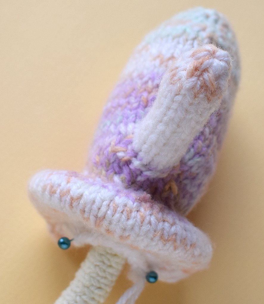 Blog content image for 'Phone stand «Easter lawn» knitted'