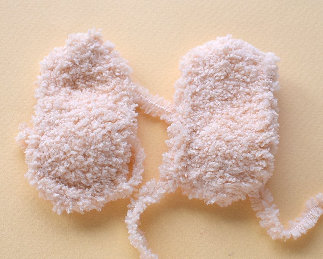 Blog-Inhaltsbild für 'Handyhalterung «Osterrasen» gestrickt'