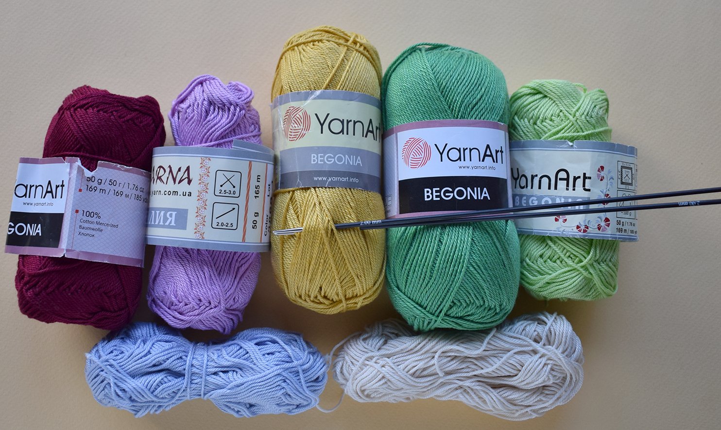 Blog content image for 'Phone stand «Easter lawn» knitted'