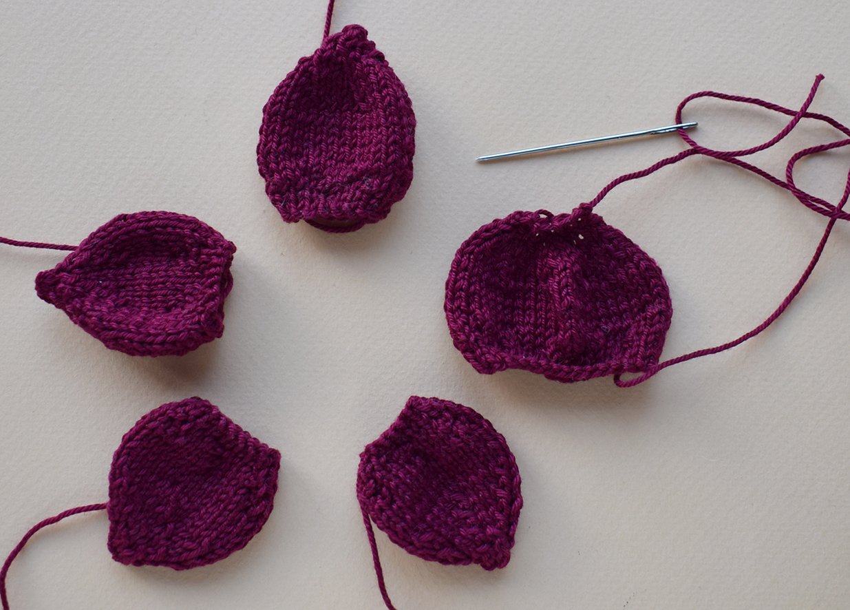 Blog-Inhaltsbild für 'Handyhalterung «Osterrasen» gestrickt'