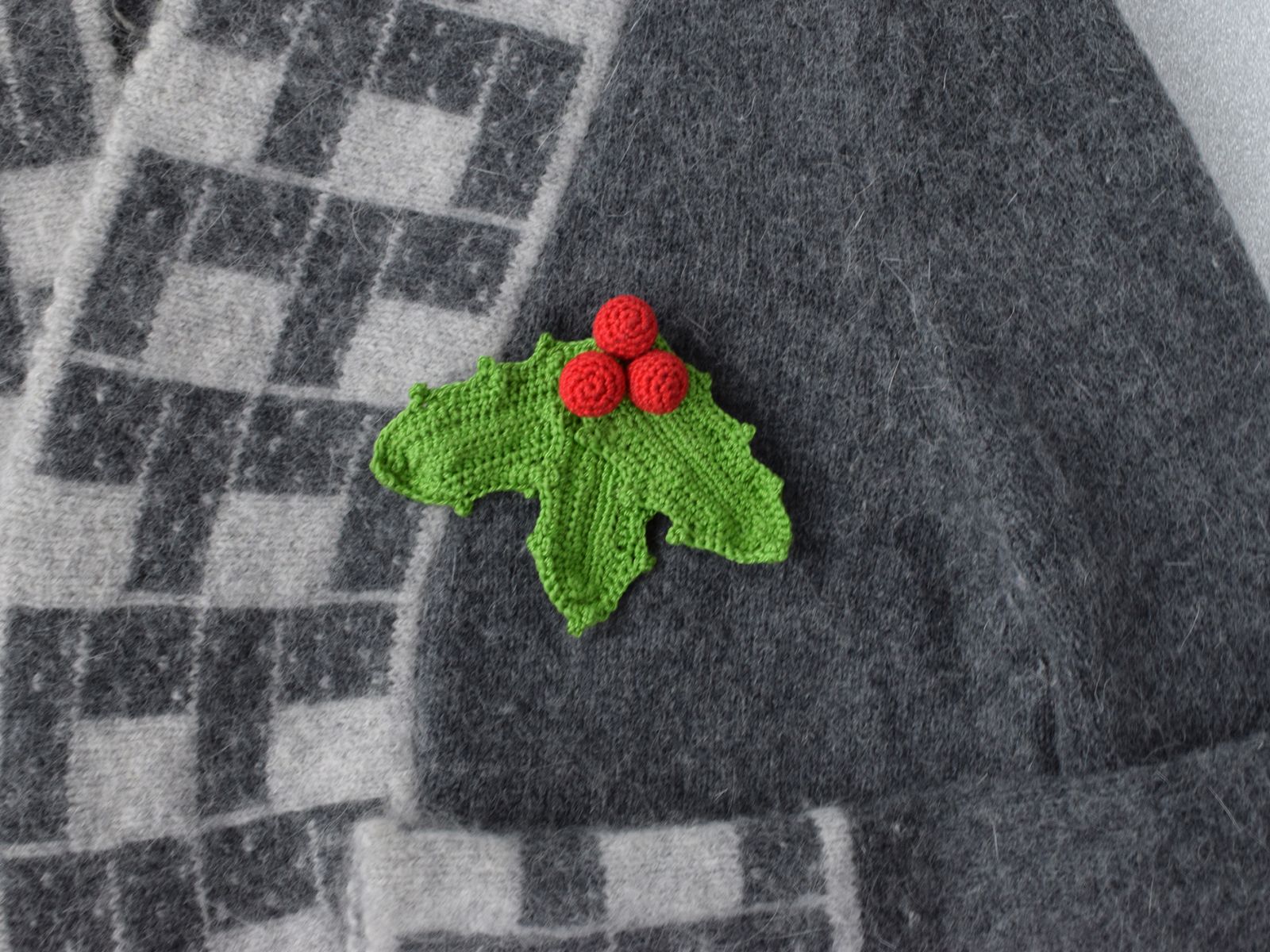 Blog-Inhaltsbild für 'Bärenstiefel - Weihnachtsbroschen'