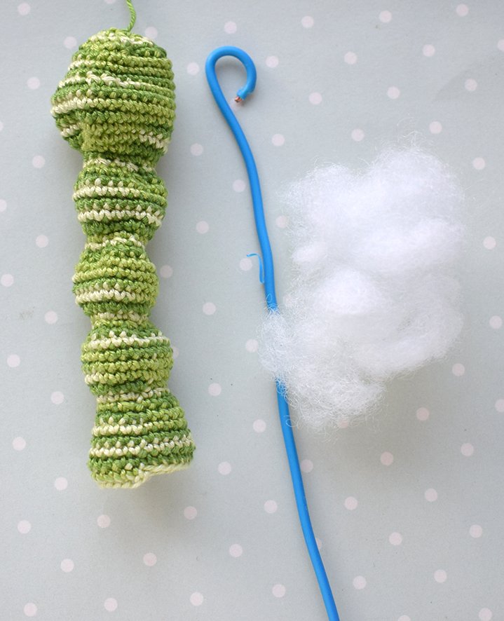 Blog-Inhaltsbild für 'Gehäkelter Magnet „Apfel mit Wurm“'