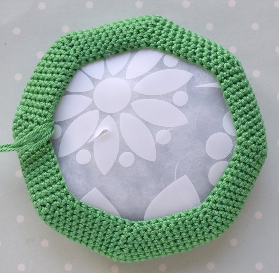 Blog content image for 'Crochet Magnet "Apple with Worm"'