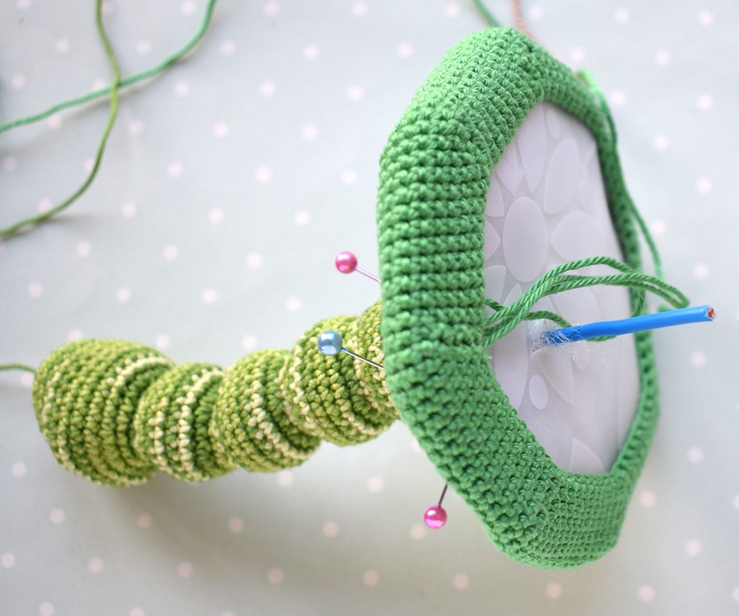 Blog content image for 'Crochet Magnet "Apple with Worm"'