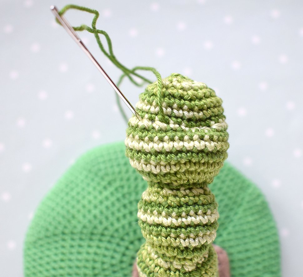 Blog content image for 'Crochet Magnet "Apple with Worm"'