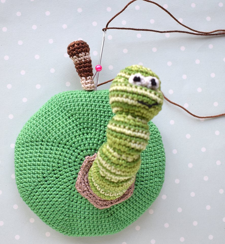 Blog content image for 'Crochet Magnet "Apple with Worm"'