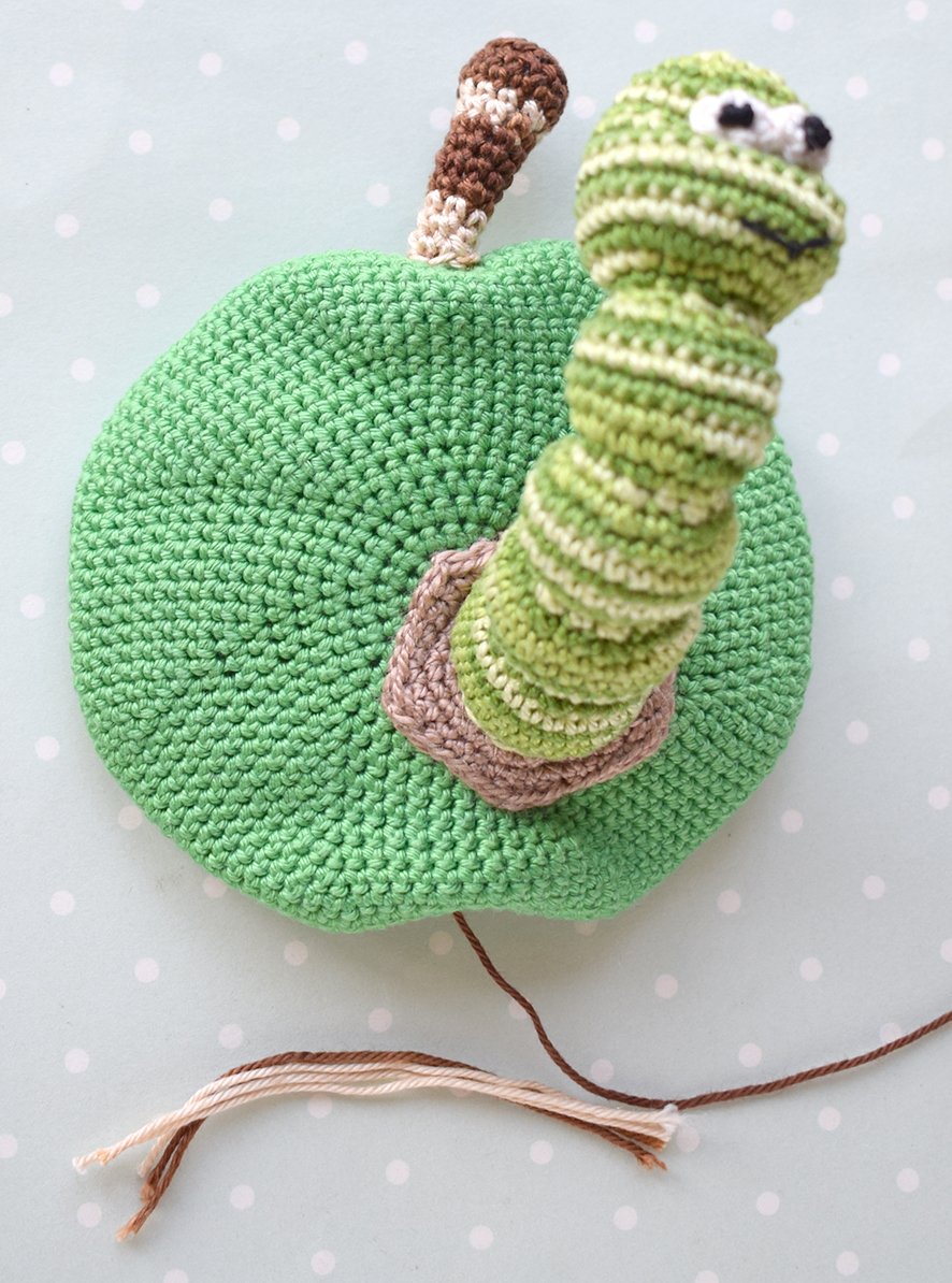 Blog content image for 'Crochet Magnet "Apple with Worm"'