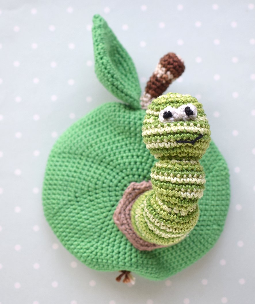 Blog content image for 'Crochet Magnet "Apple with Worm"'