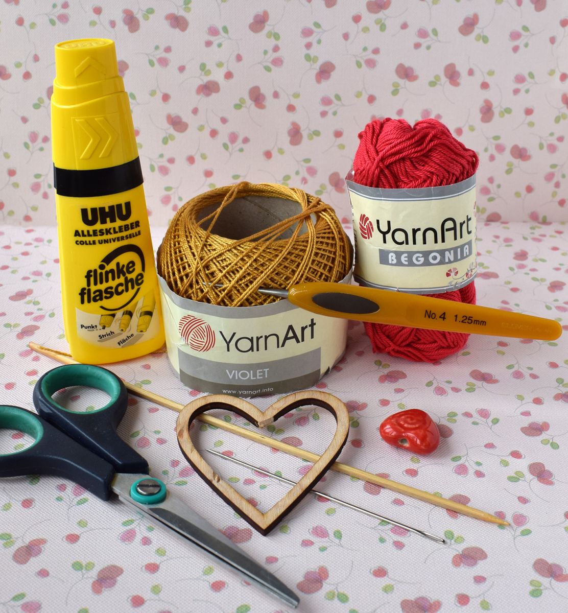 Blog-Inhaltsbild für 'Gehäkelte Fibula Brosche «Das Herz»'