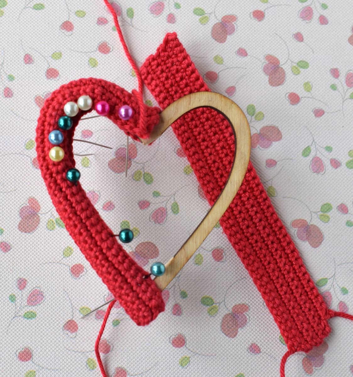 Blog-Inhaltsbild für 'Gehäkelte Fibula Brosche «Das Herz»'