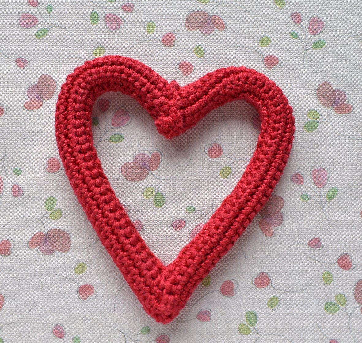 Blog-Inhaltsbild für 'Gehäkelte Fibula Brosche «Das Herz»'