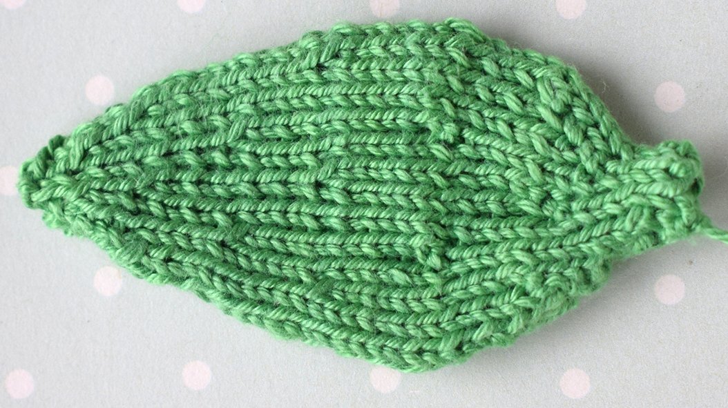 Blog content image for 'Knitted "Apple with a Worm" Magnet'