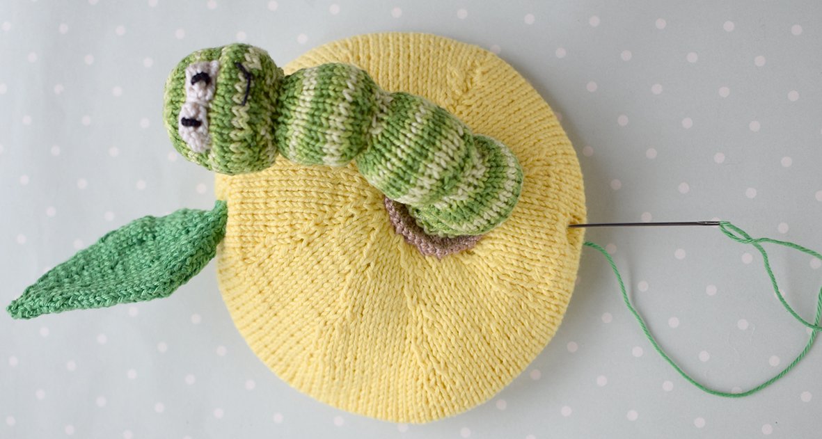 Blog content image for 'Knitted "Apple with a Worm" Magnet'