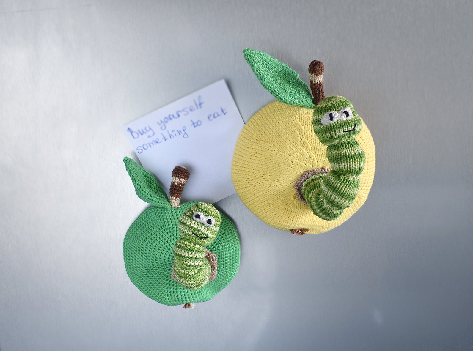 Blog content image for 'Knitted "Apple with a Worm" Magnet'