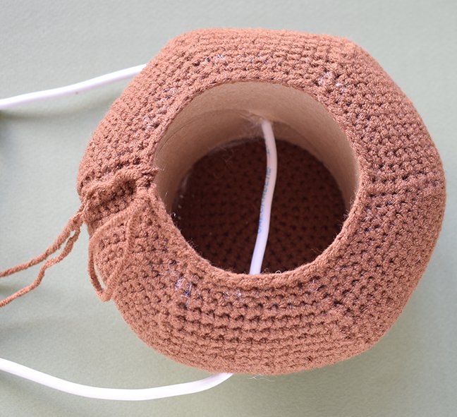 Blog content image for 'Phone stand «leprechaun's pot»'