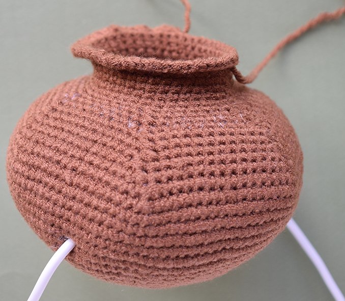 Blog content image for 'Phone stand «leprechaun's pot»'