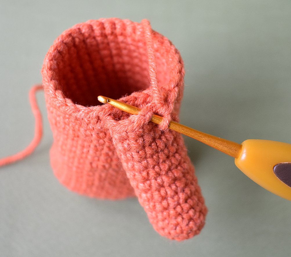 Blog content image for 'Phone stand «leprechaun's pot»'