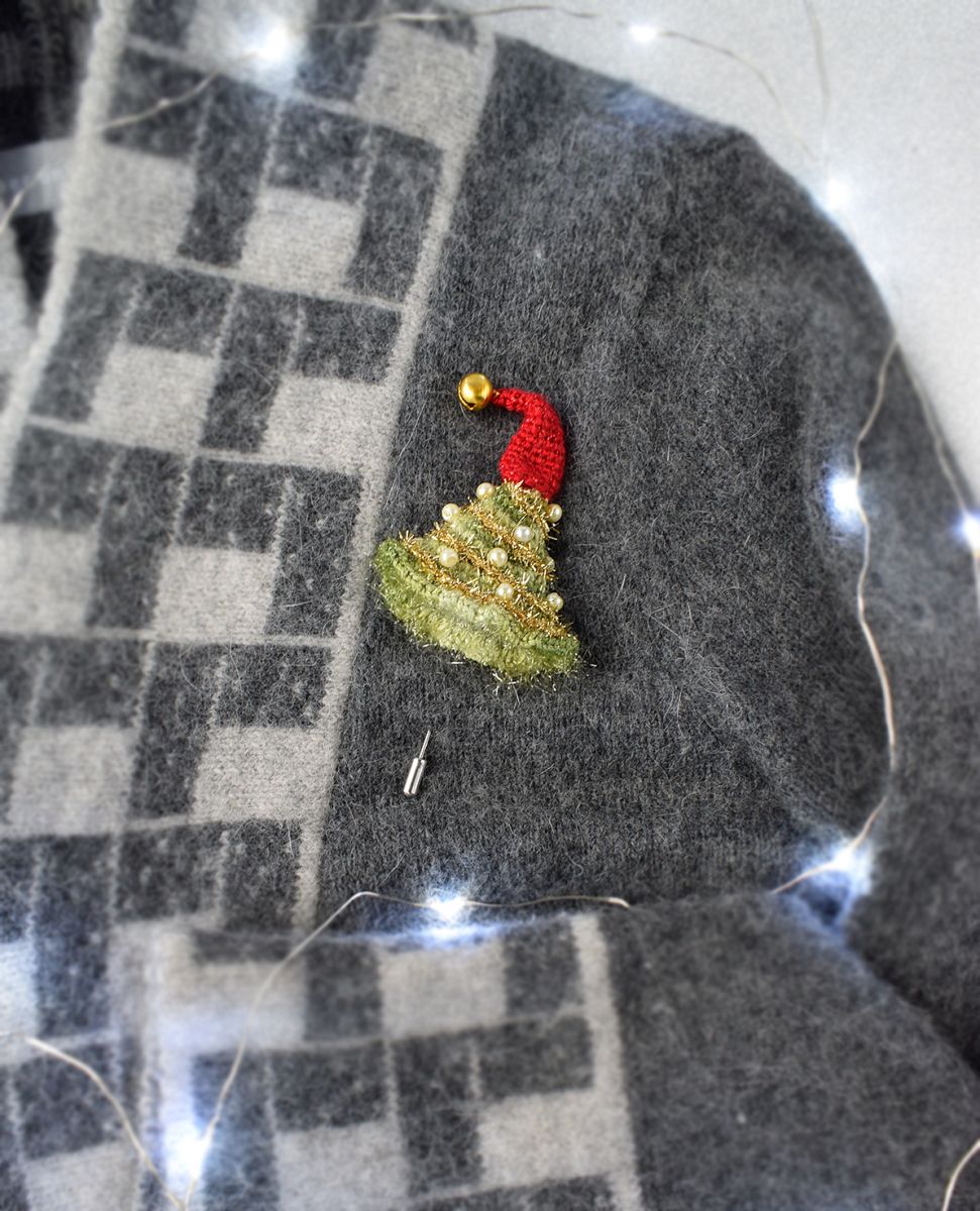 Blog content image for 'Брошка или украшение для карандаша «Рождественская елка»'