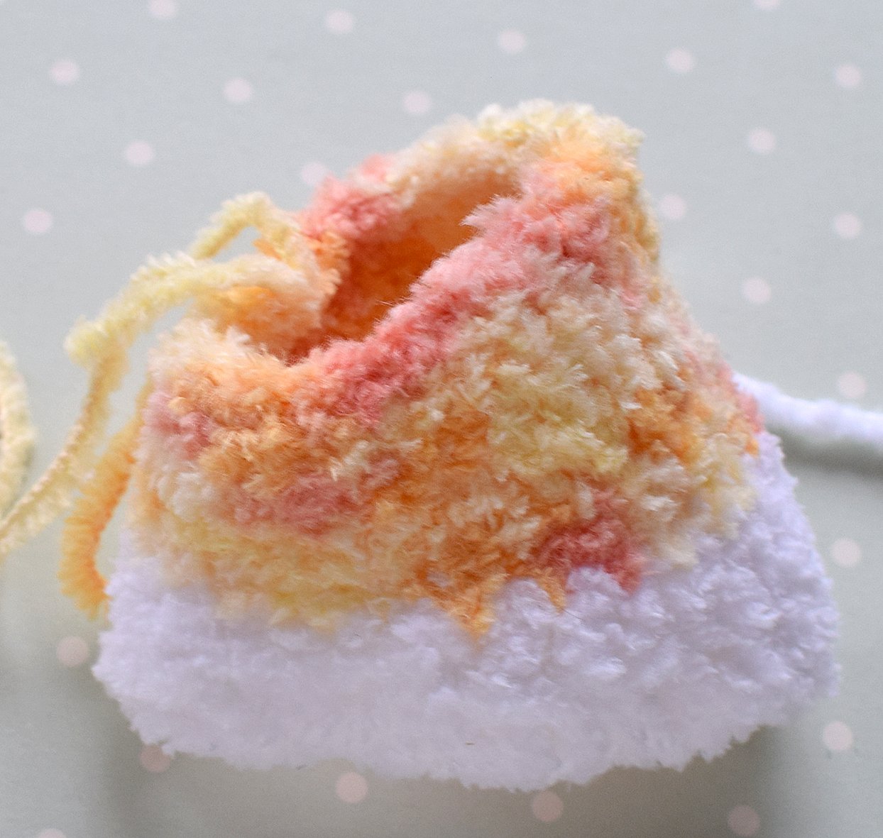 Blog-Inhaltsbild für 'Dekorative "Eisbär" Eierbecher/ Eierwärmer. 2 in 1 - Häkeln + Stricken'