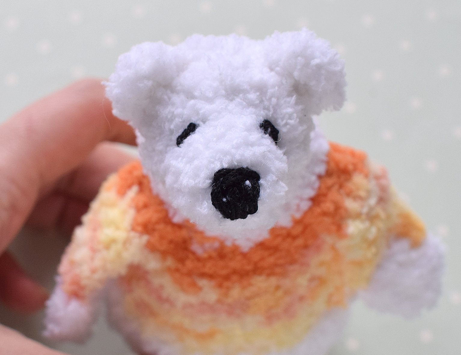 Blog-Inhaltsbild für 'Dekorative "Eisbär" Eierbecher/ Eierwärmer. 2 in 1 - Häkeln + Stricken'