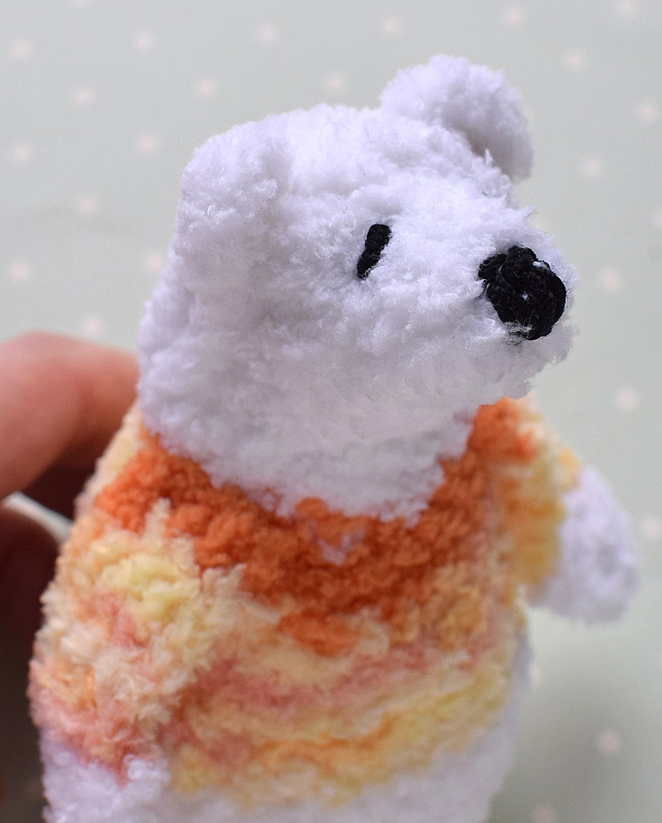 Blog content image for 'Decorative cover for eggs « bear in a sweater ». 2 in 1 - crochet + knitting'