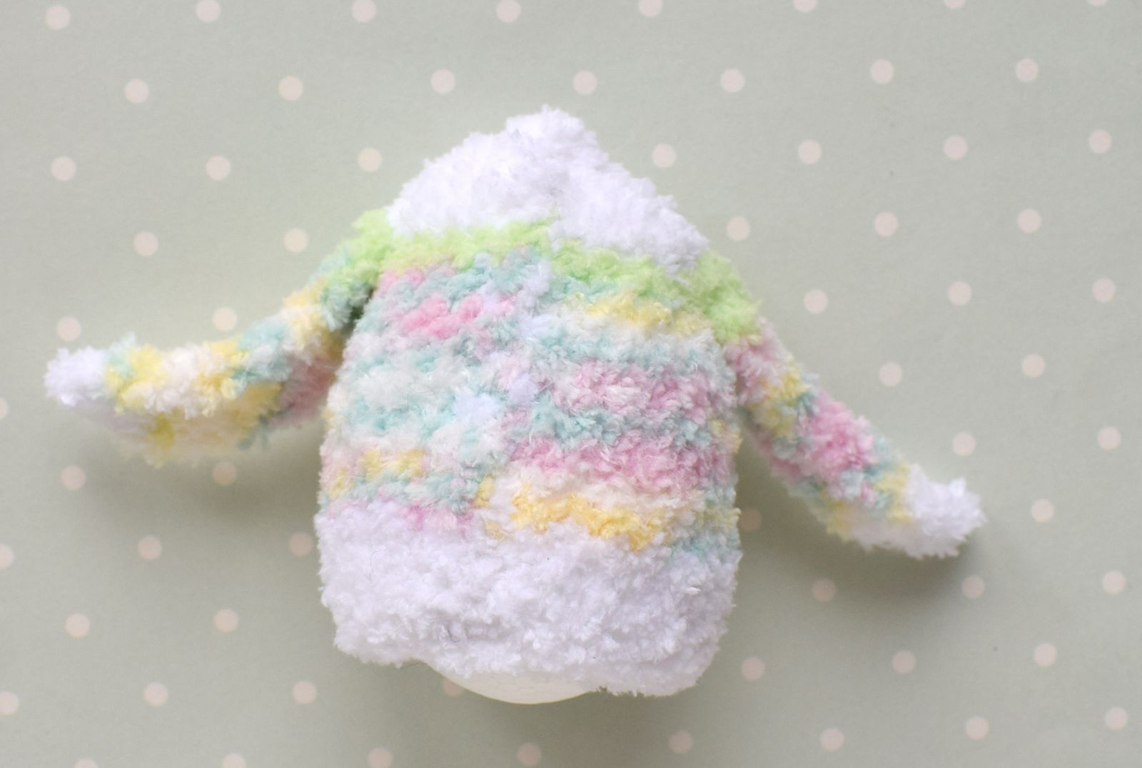 Blog-Inhaltsbild für 'Dekorative "Eisbär" Eierbecher/ Eierwärmer. 2 in 1 - Häkeln + Stricken'