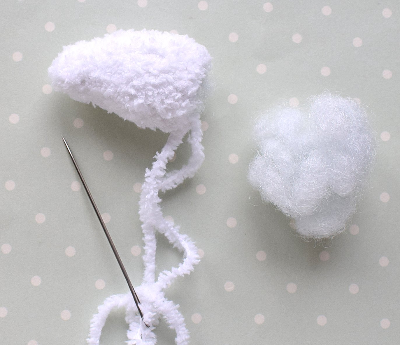 Blog-Inhaltsbild für 'Dekorative "Eisbär" Eierbecher/ Eierwärmer. 2 in 1 - Häkeln + Stricken'