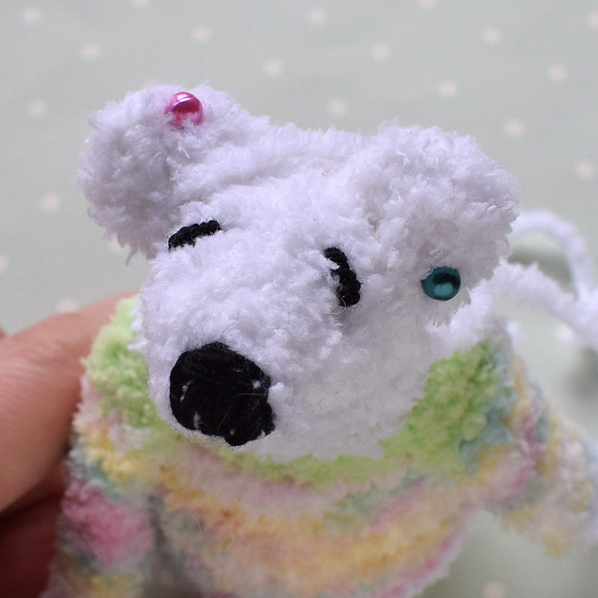 Blog-Inhaltsbild für 'Dekorative "Eisbär" Eierbecher/ Eierwärmer. 2 in 1 - Häkeln + Stricken'