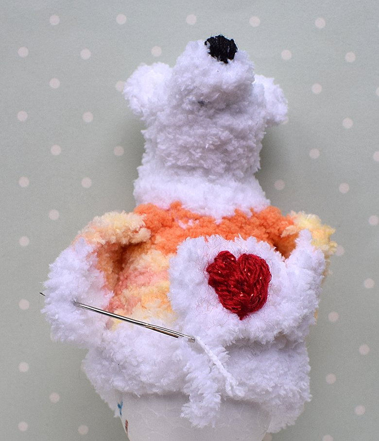 Blog-Inhaltsbild für 'Dekorative "Eisbär" Eierbecher/ Eierwärmer. 2 in 1 - Häkeln + Stricken'