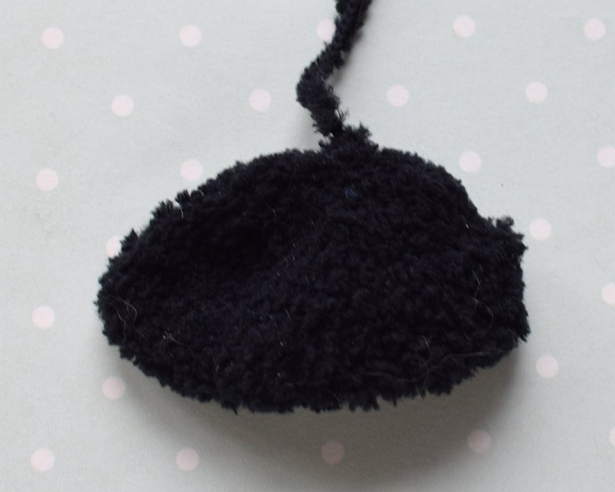 Blog-Inhaltsbild für 'Dekorative "Pinguin" Eierbecher/ Eierwärmer. 2 in 1 - Häkeln + Stricken'