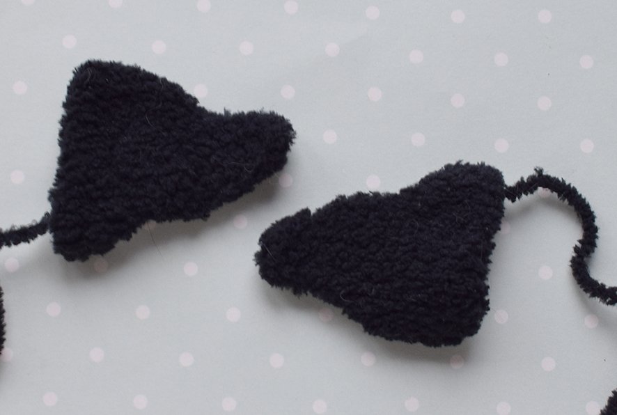 Blog-Inhaltsbild für 'Dekorative "Pinguin" Eierbecher/ Eierwärmer. 2 in 1 - Häkeln + Stricken'