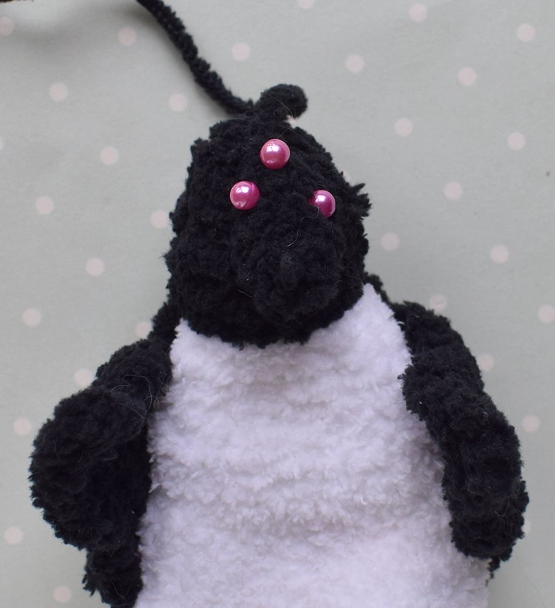 Blog-Inhaltsbild für 'Dekorative "Pinguin" Eierbecher/ Eierwärmer. 2 in 1 - Häkeln + Stricken'
