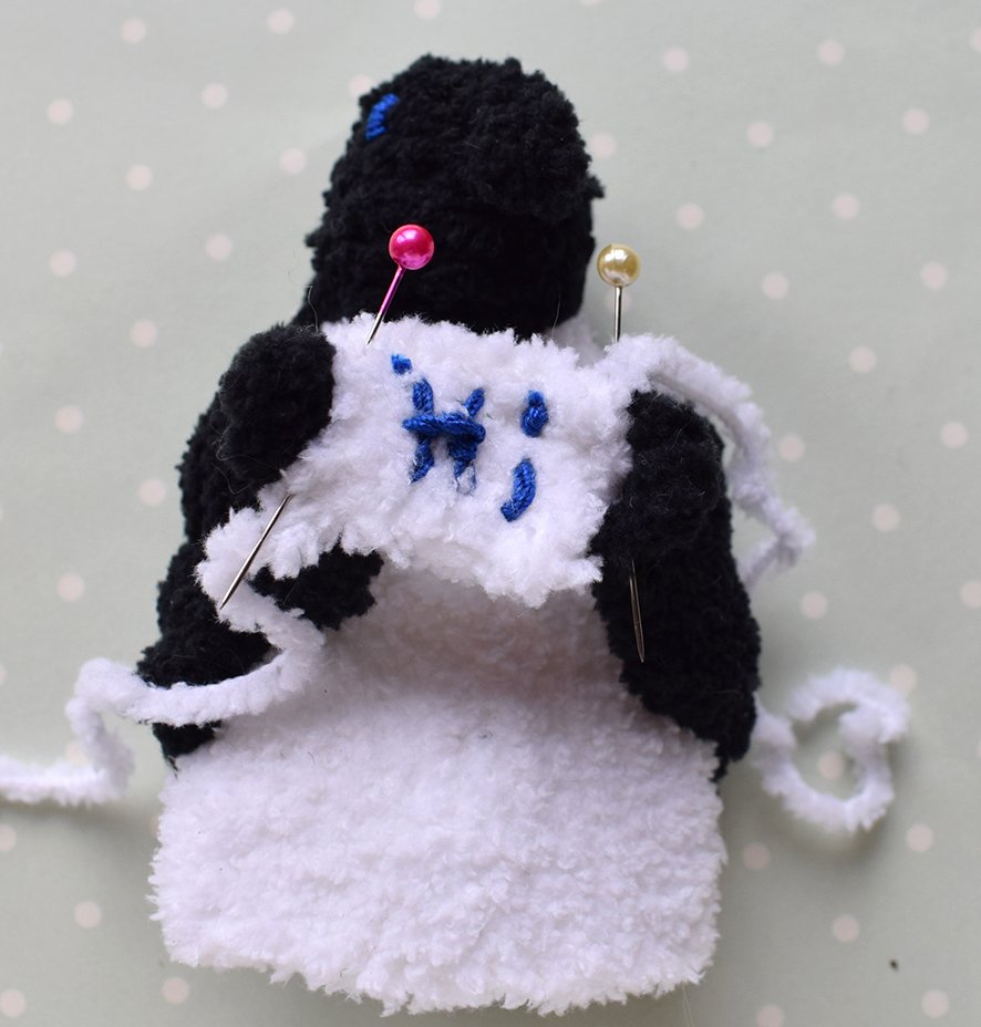 Blog-Inhaltsbild für 'Dekorative "Pinguin" Eierbecher/ Eierwärmer. 2 in 1 - Häkeln + Stricken'