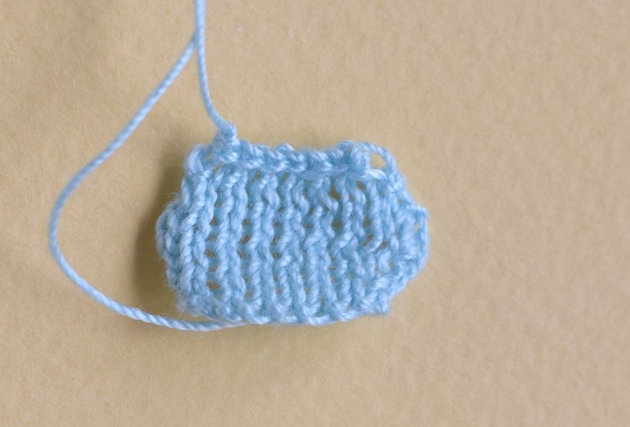 Blog content image for 'Interior vase «meadow» knitted'