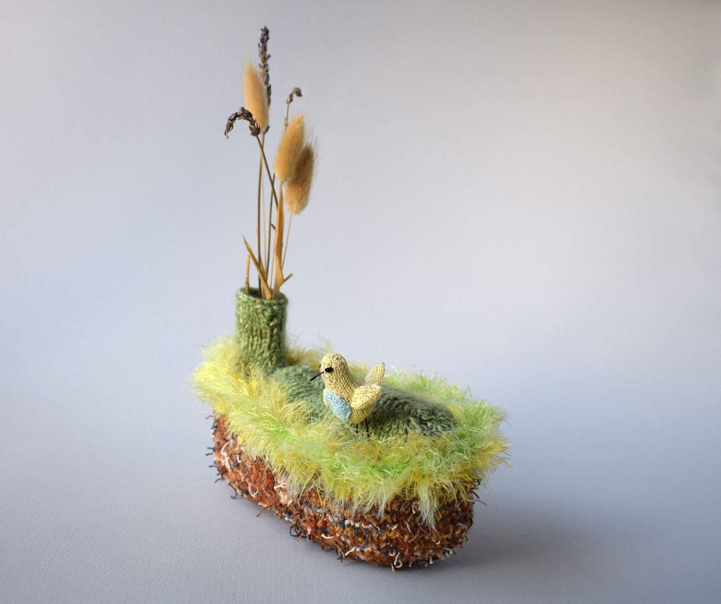 Blog content image for 'Interior vase «meadow» knitted'