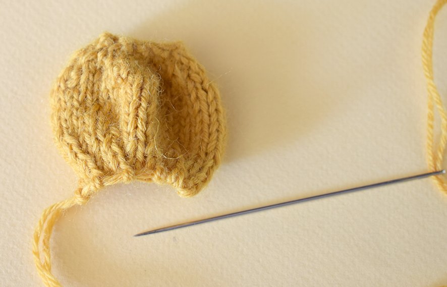 Blog content image for 'Knitted funny water bottle case «Caterpillar»'