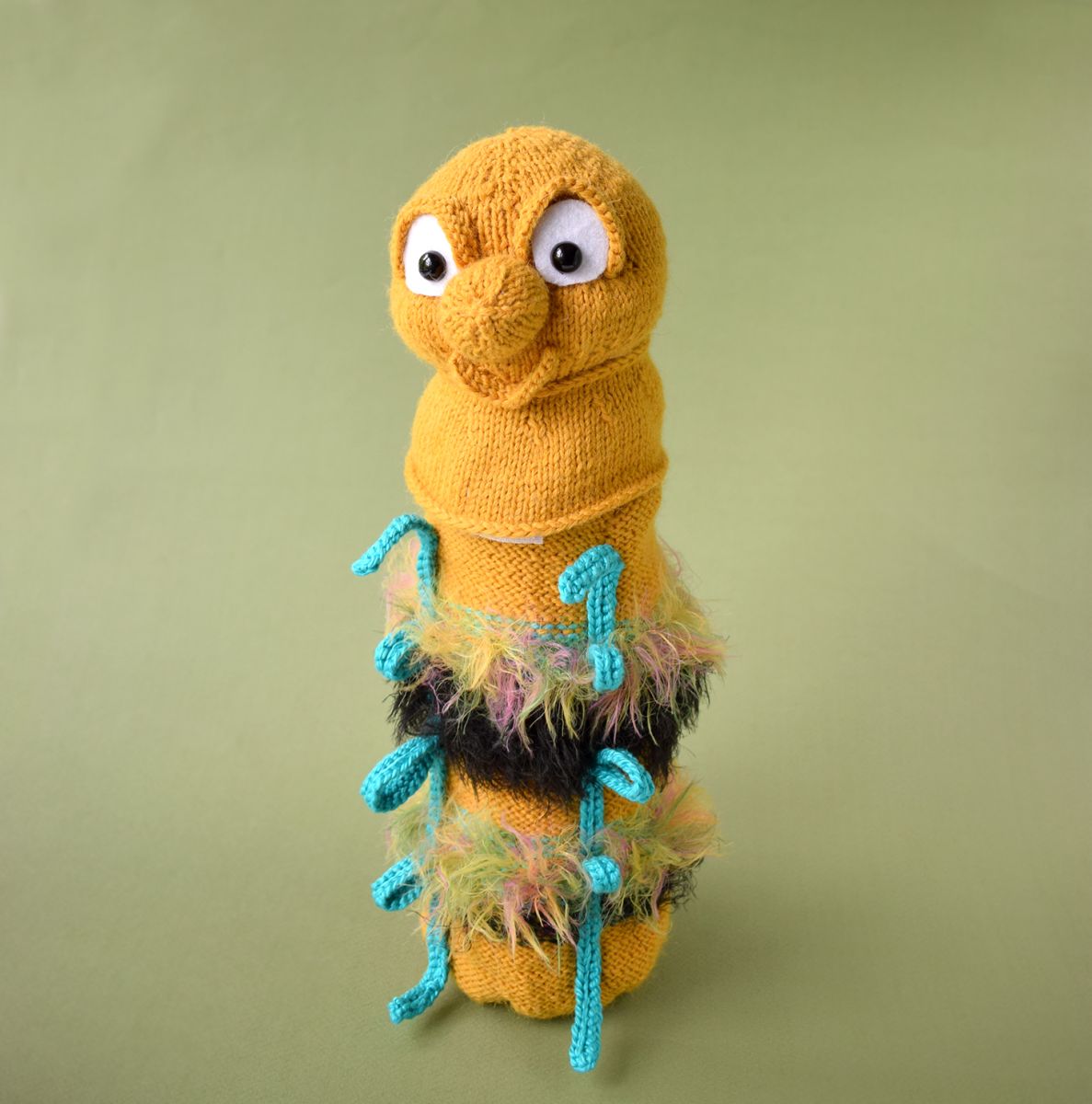 Blog content image for 'Knitted funny water bottle case «Caterpillar»'