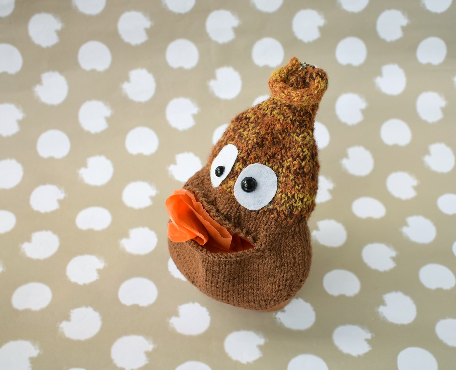 Blog content image for 'Knitted Dog waste bag holder'
