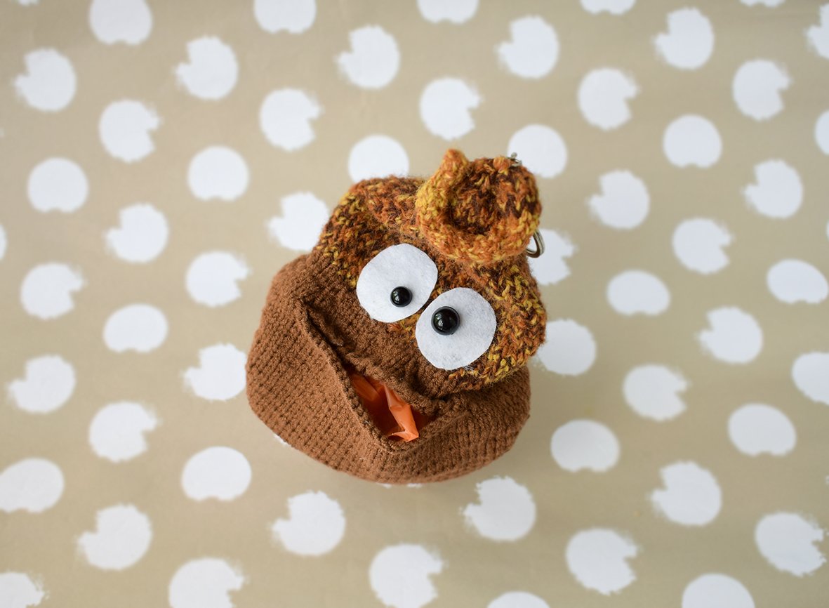 Blog content image for 'Knitted Dog waste bag holder'